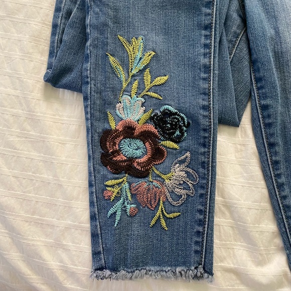 Seven7 jeans! Great condition!! - Picture 4 of 5